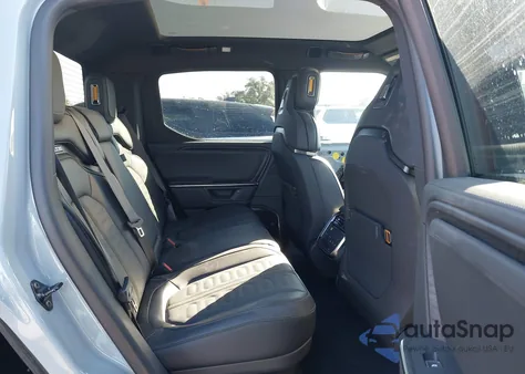 2025 Rivian R1T Adventure Dual Motor Large Pack/Adventure Dual Motor Max Pack from USA, damaged, VIN 7FCTGBAA5SN036827